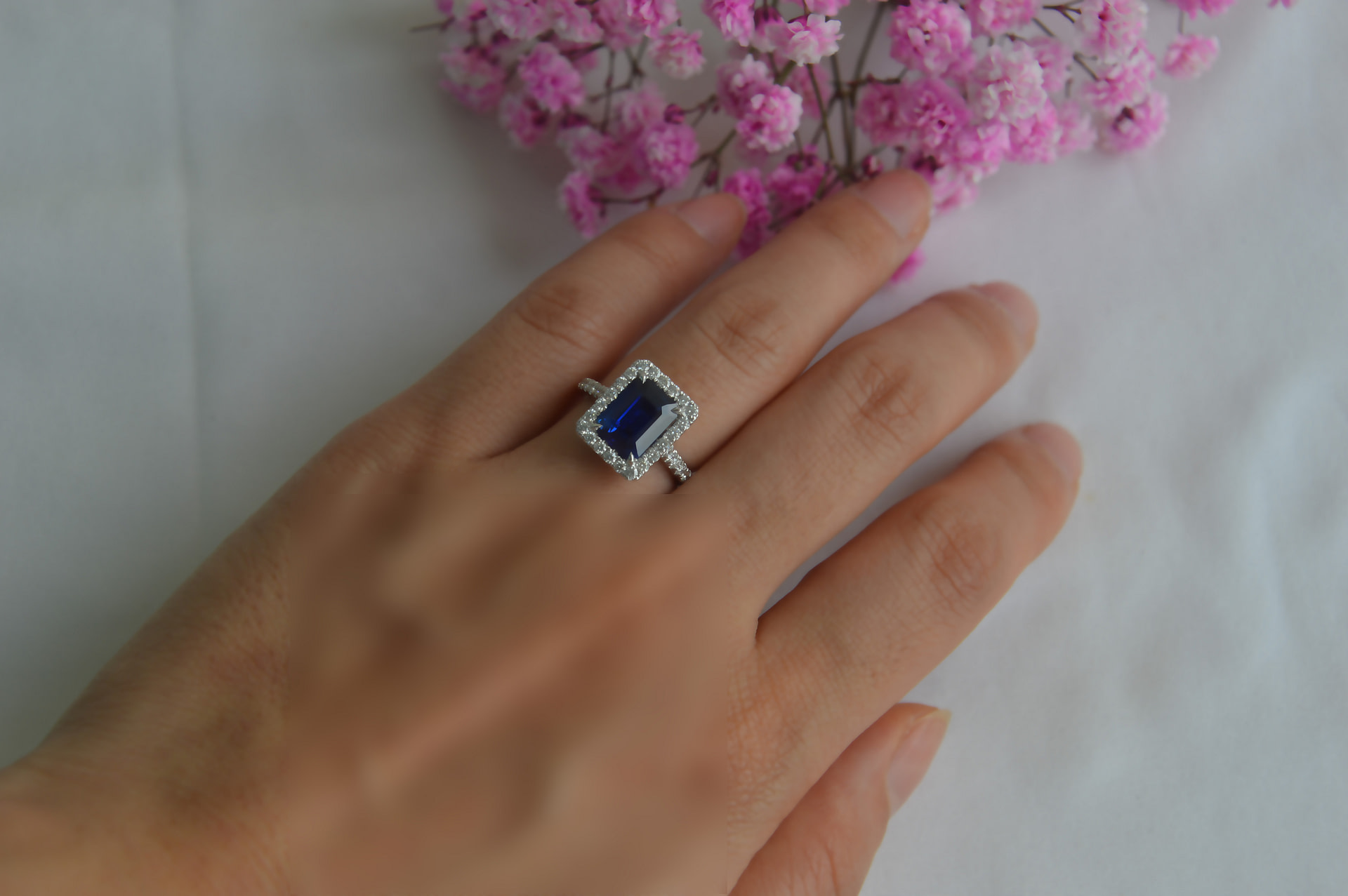 Regal Blue Sapphire Ring L'Excellence Diamond